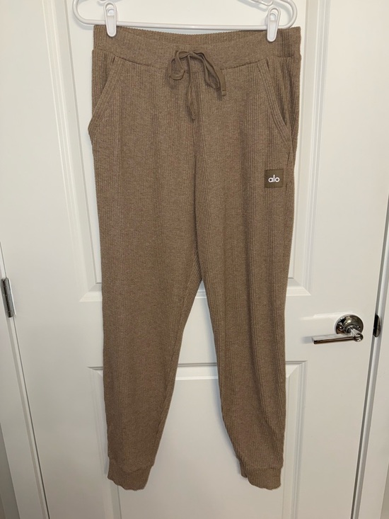 ALO Yoga Pants - ALO Yoga Muse Sweatpants Large